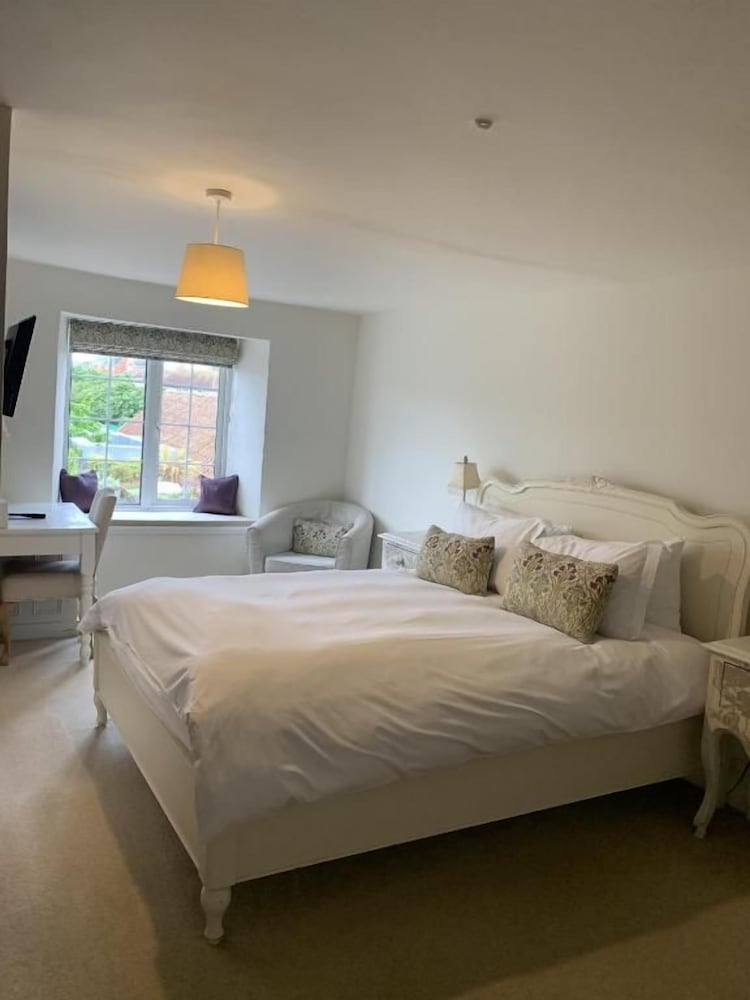 The Heritage Bed & Breakfast 3/26