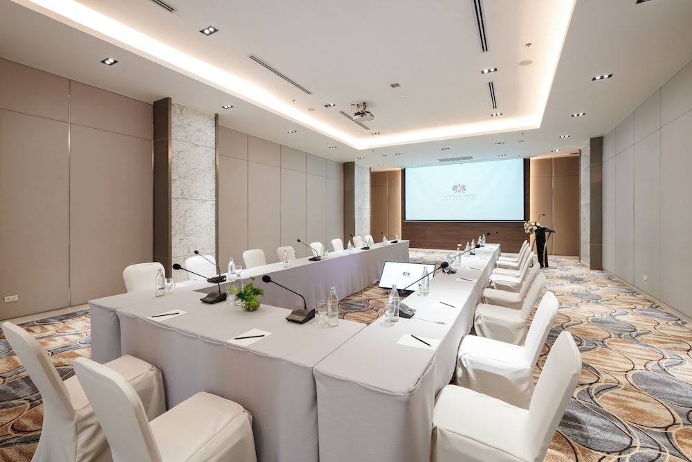 TK. Palace Hotel & Convention Bangkok 151/160