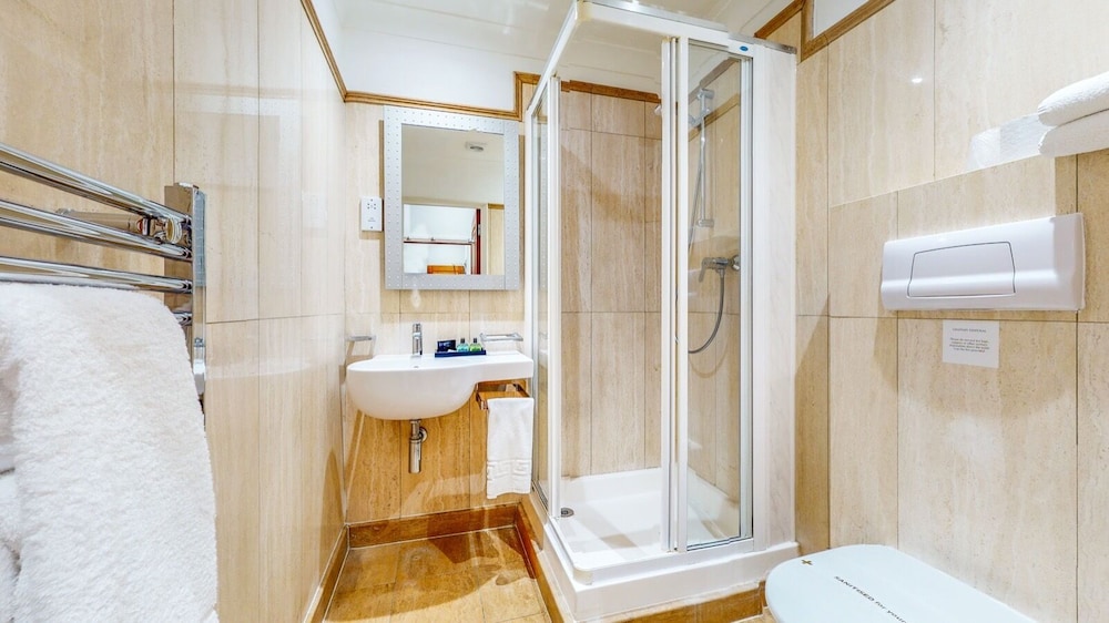 Msk Hotel 82 London 32/34