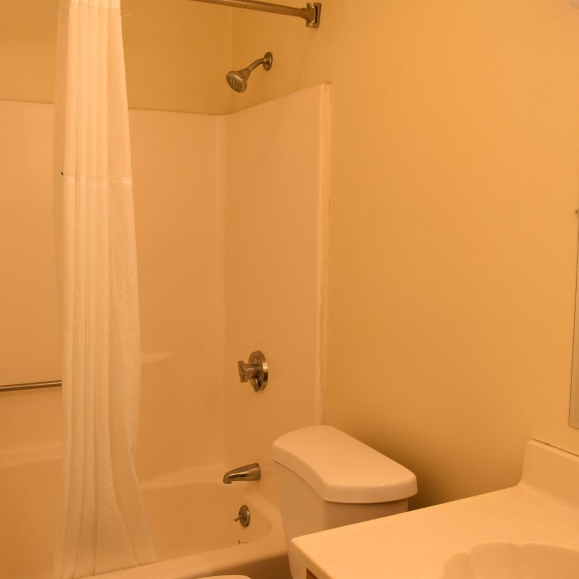 Plymouth Motor Lodge 18/21