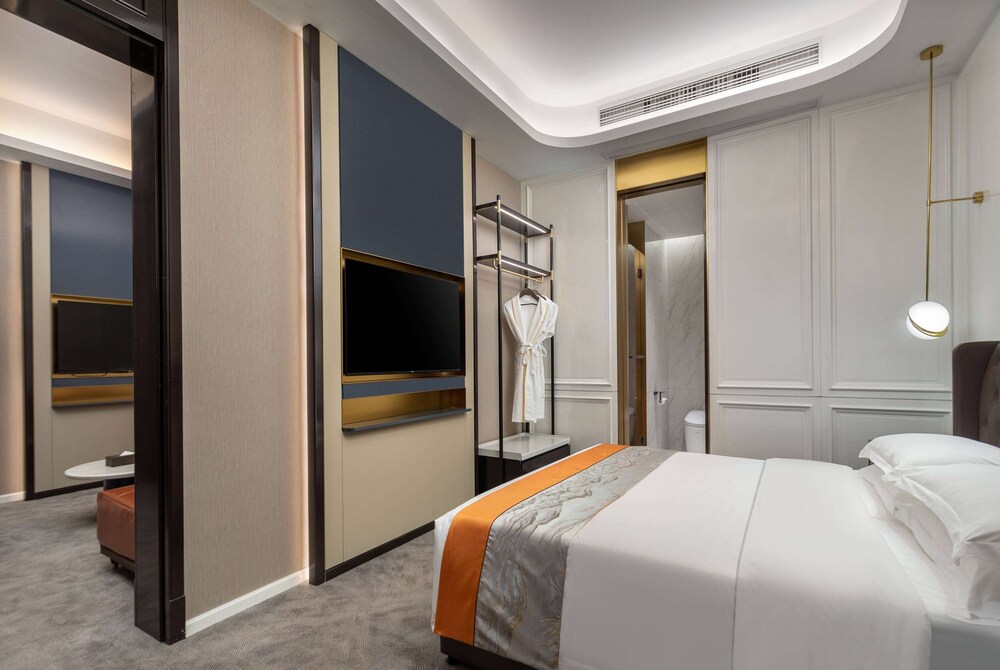 Ramada by Wyndham Yichang Riverside 11/24