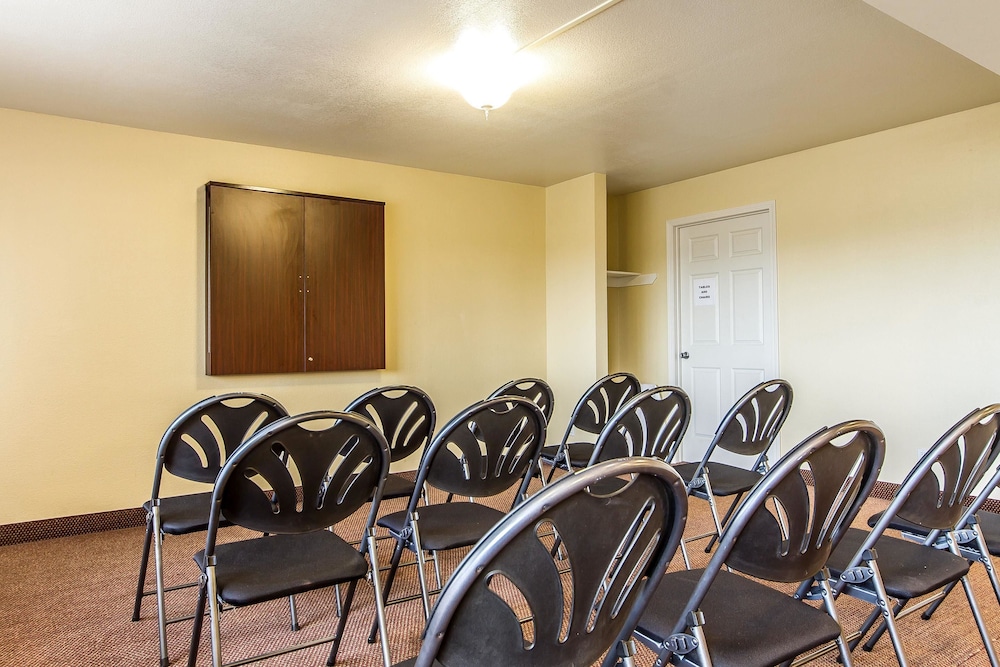 Rodeway Inn Auburn, CA 39/41