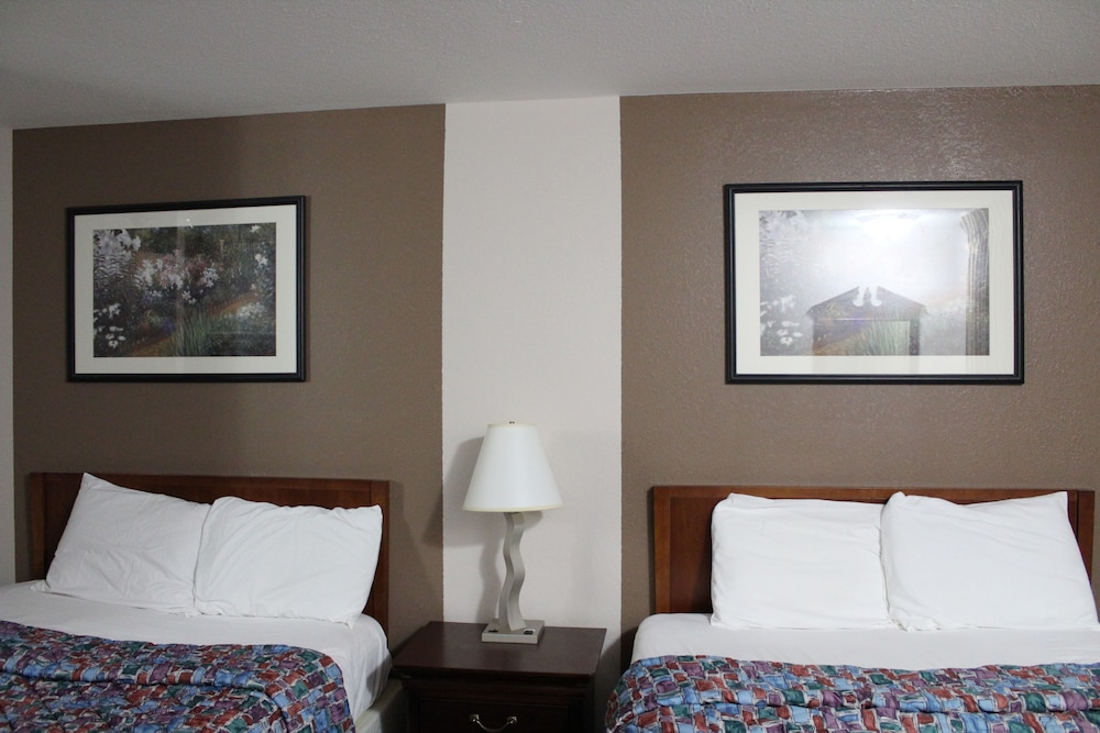 Coratel Inn and Suites Maple Grove 20/50