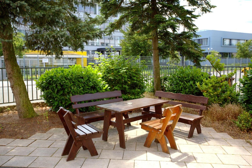AIRPORT HOTEL WALLDORF 23/31