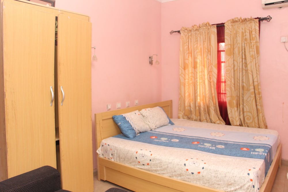 DELUXE, DOUBLE BED
