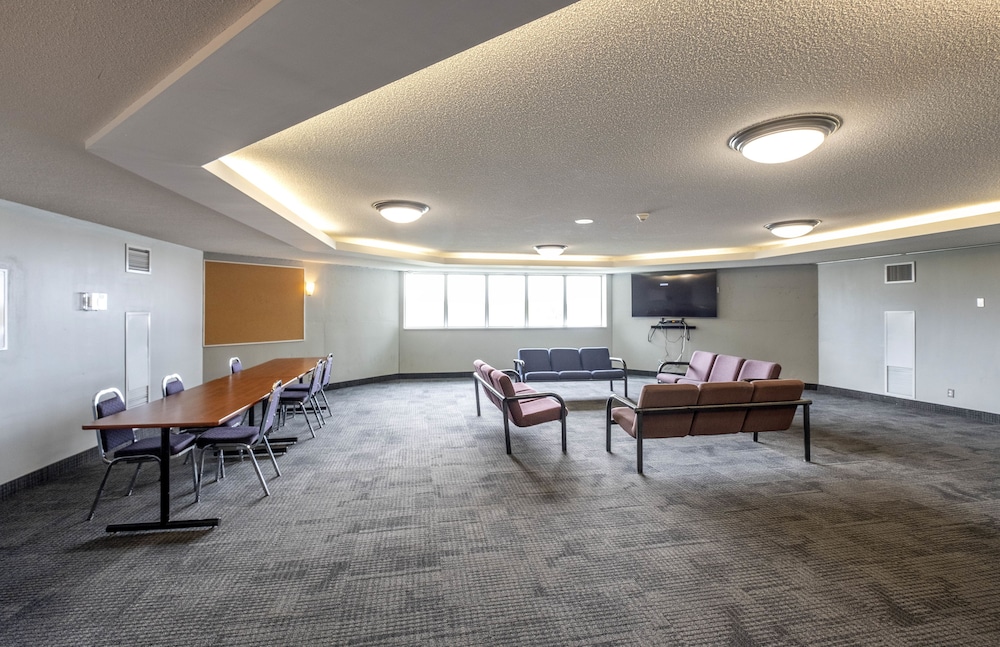 Residence Conference Centre 37/51