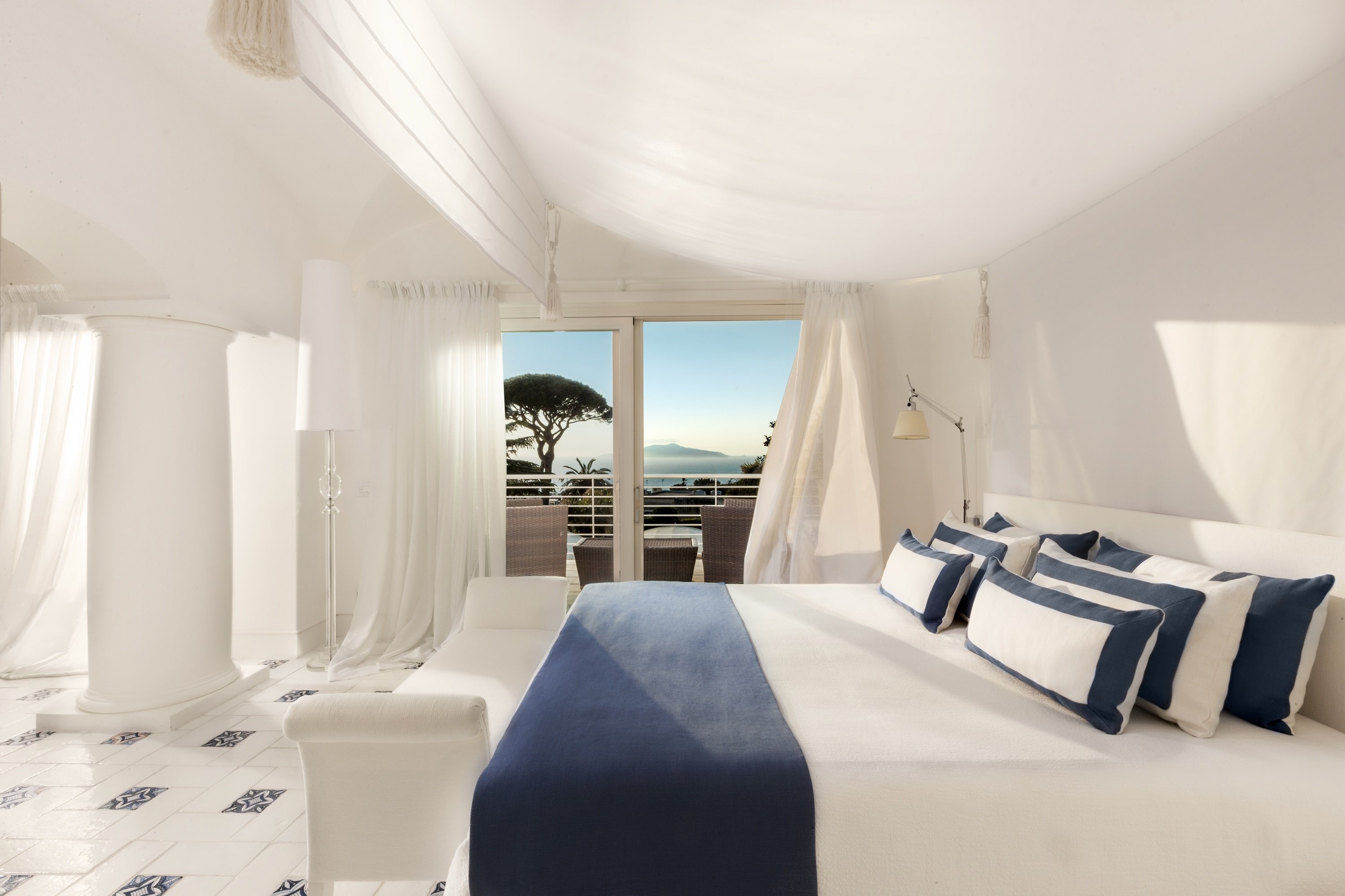 Suite, Sea Side