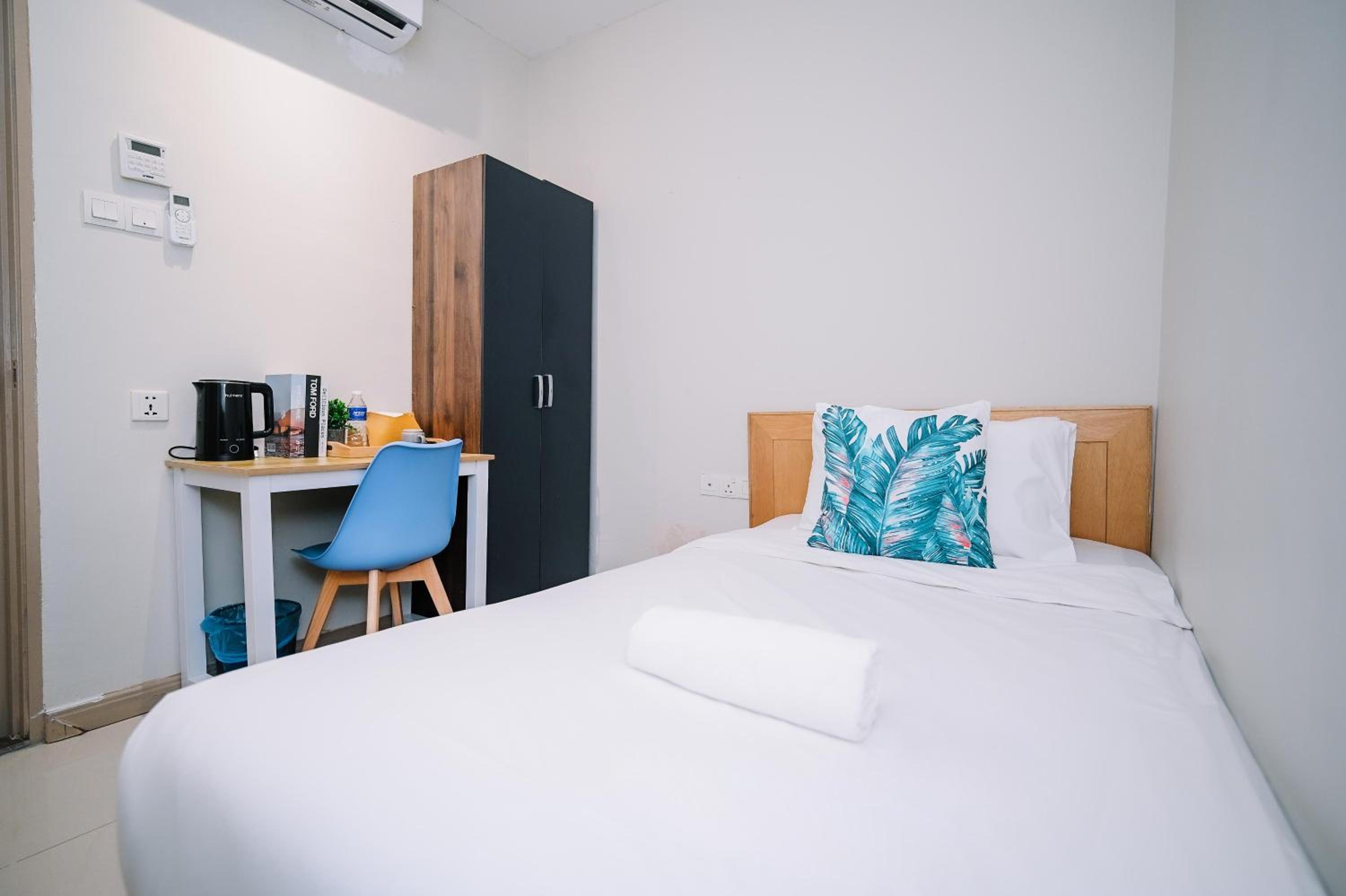STANDARD SINGLE ROOM