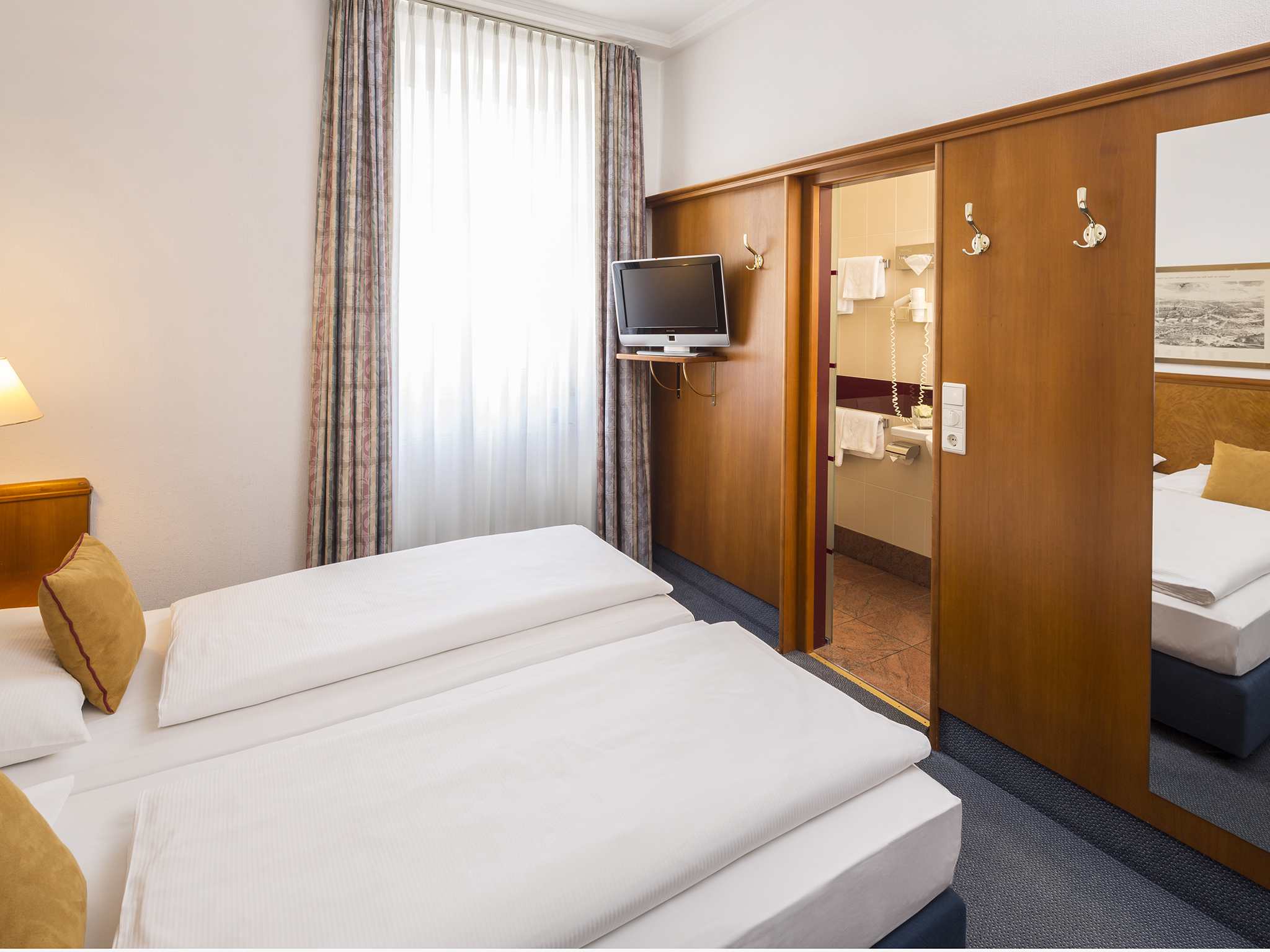 Budget, Double Bed, Street View