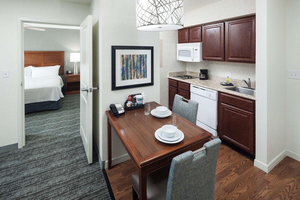 Homewood Suites by Hilton El Paso Airport 36/45