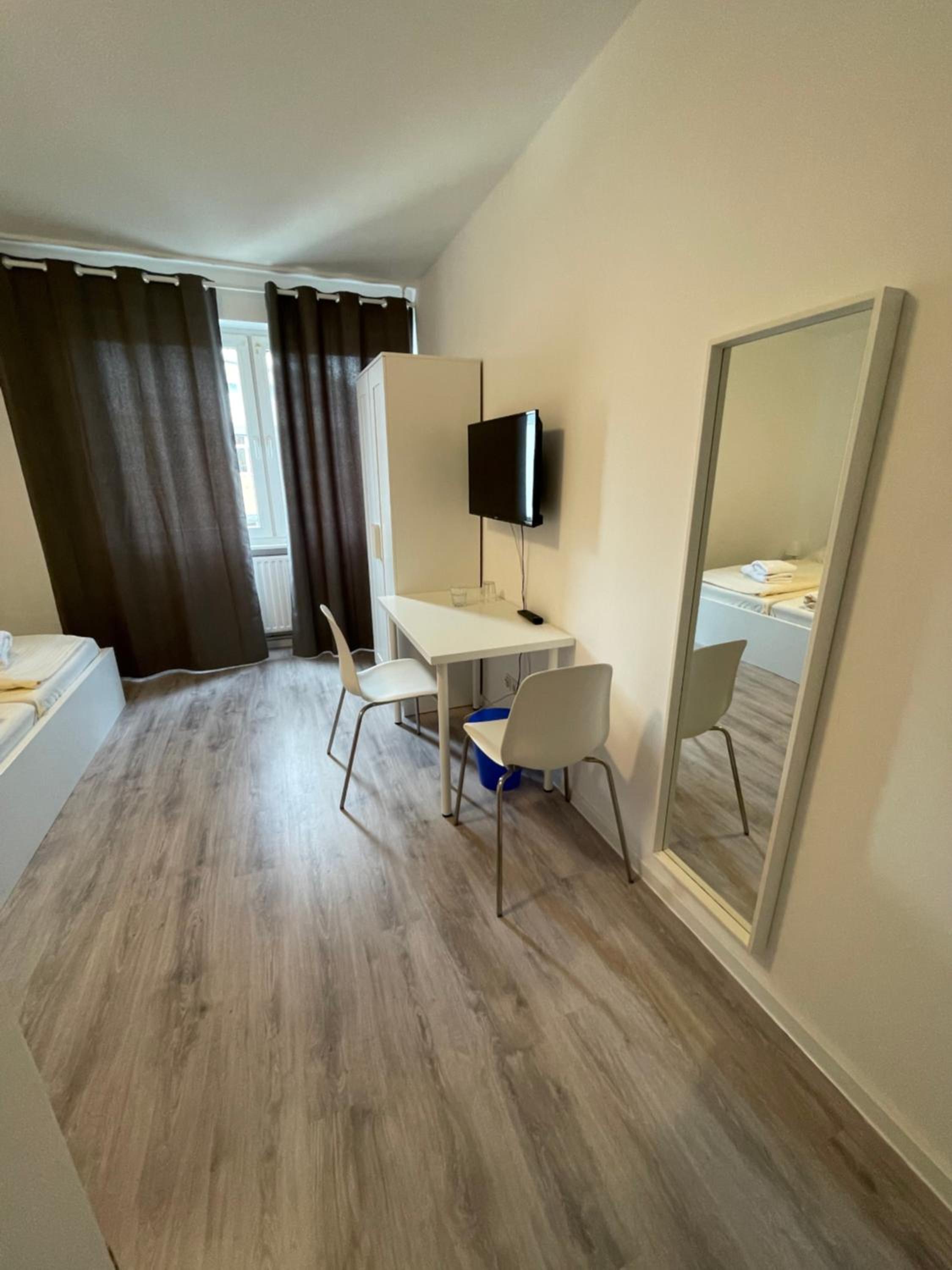 Economy, Double Bed