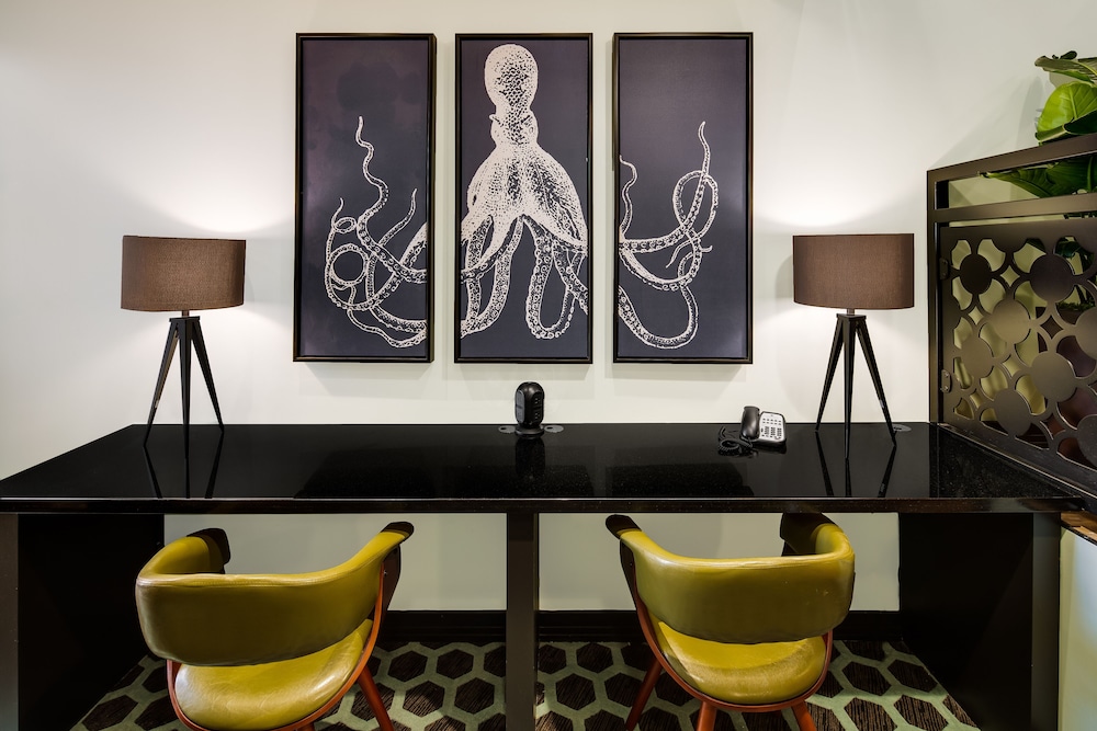 La Jolla Inn 51/68