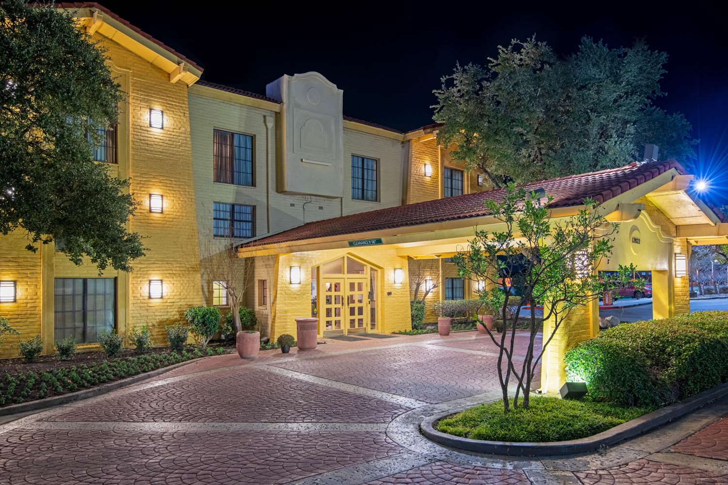La Quinta Inn by Wyndham San Antonio I-35 N at Toepperwein 29/32