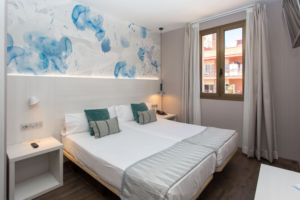Hostal Opera Ramblas 10/38