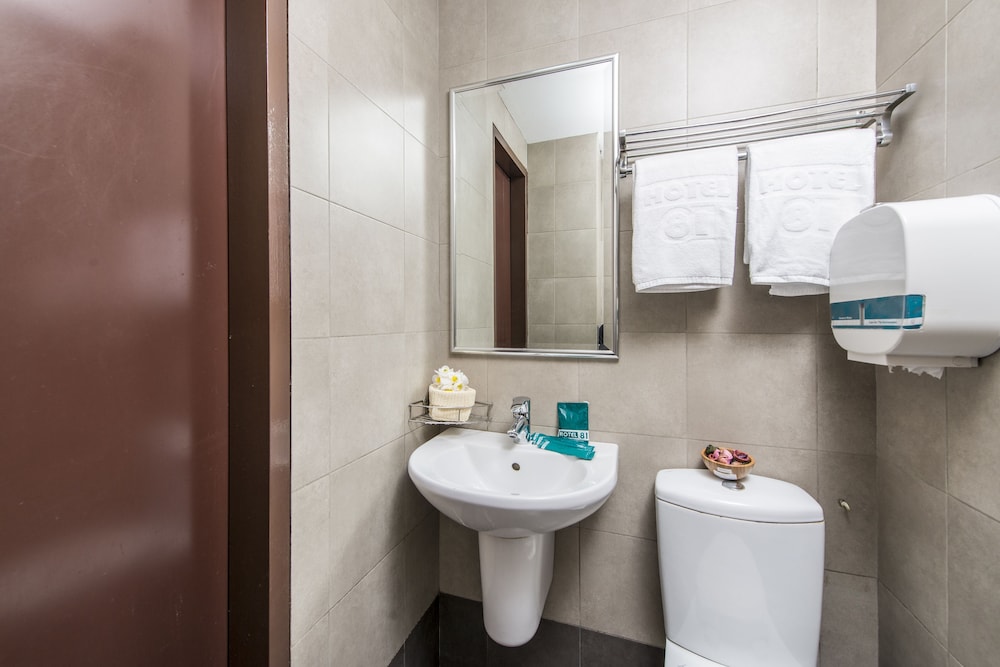Hotel 81 Balestier 18/19