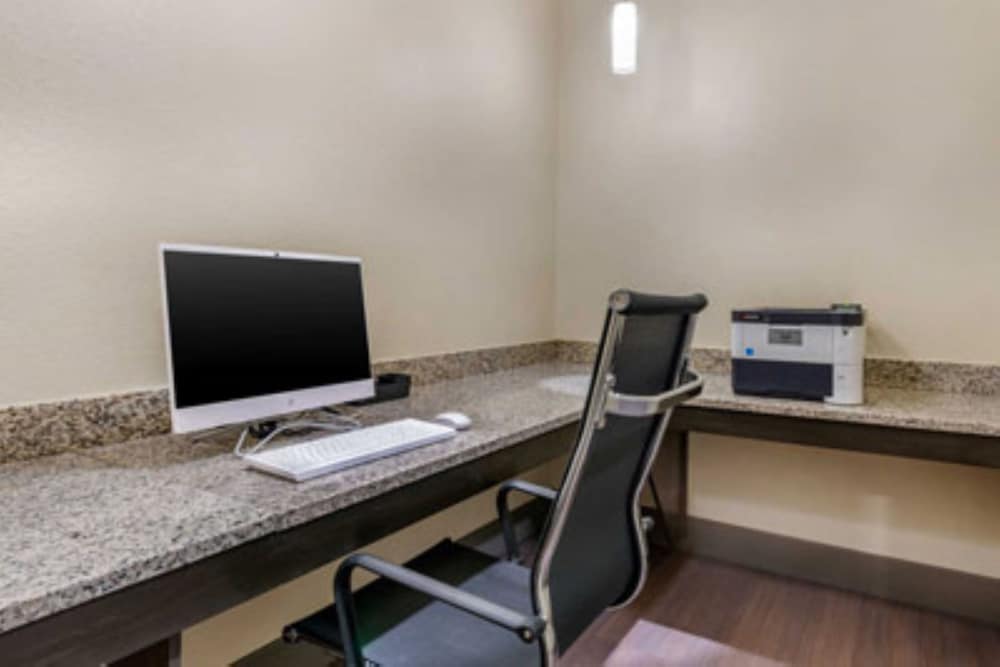 Coral Pointe Sarasota, an Ascend Collection Hotel 36/37
