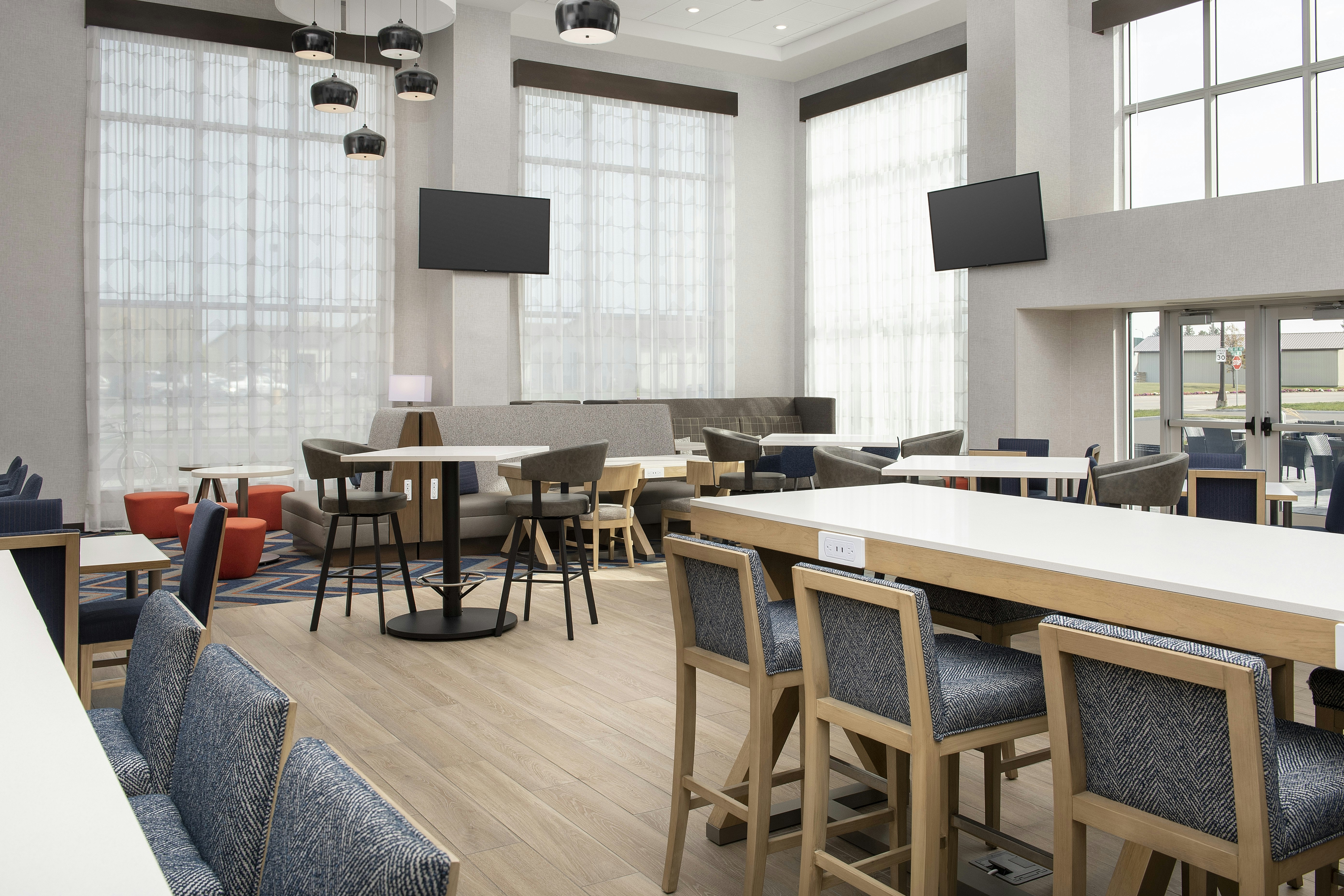 Hampton Inn Warroad 34/53