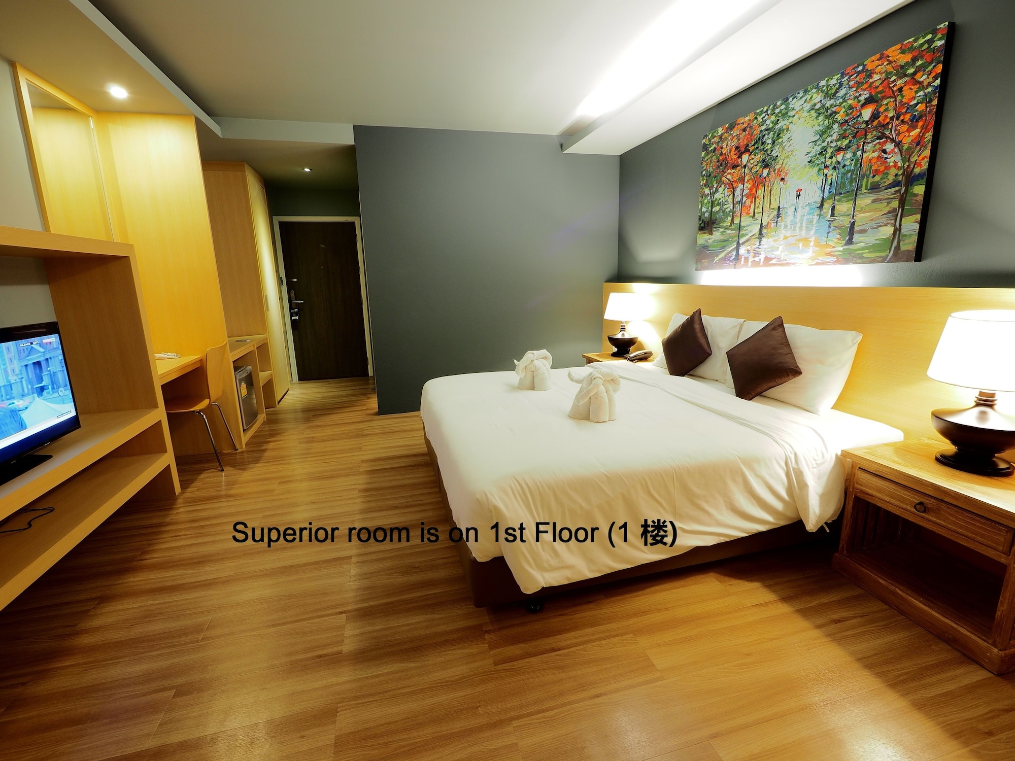 SUPERIOR, KING BED