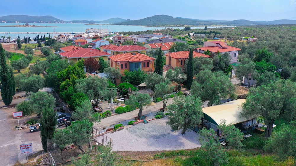 Cunda Battalos Kucuk Otel 43/50