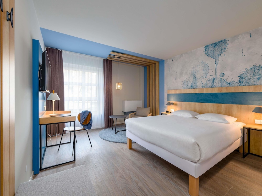 Superior, Double Bed, ibis Styles Regensburg 2/10