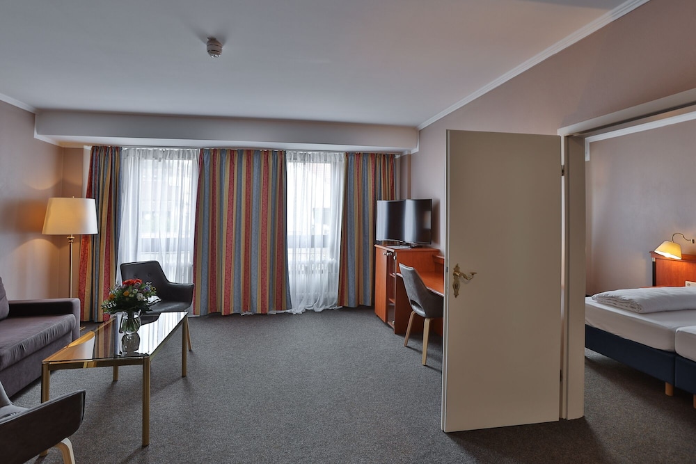 Hotel Quellenhof 18/48