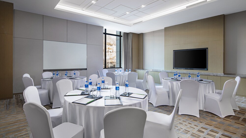Holiday Inn Express Chengde Park View 48/52