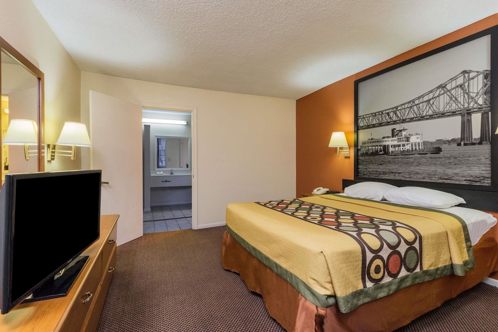 Super 8 by Wyndham New Orleans 17/43
