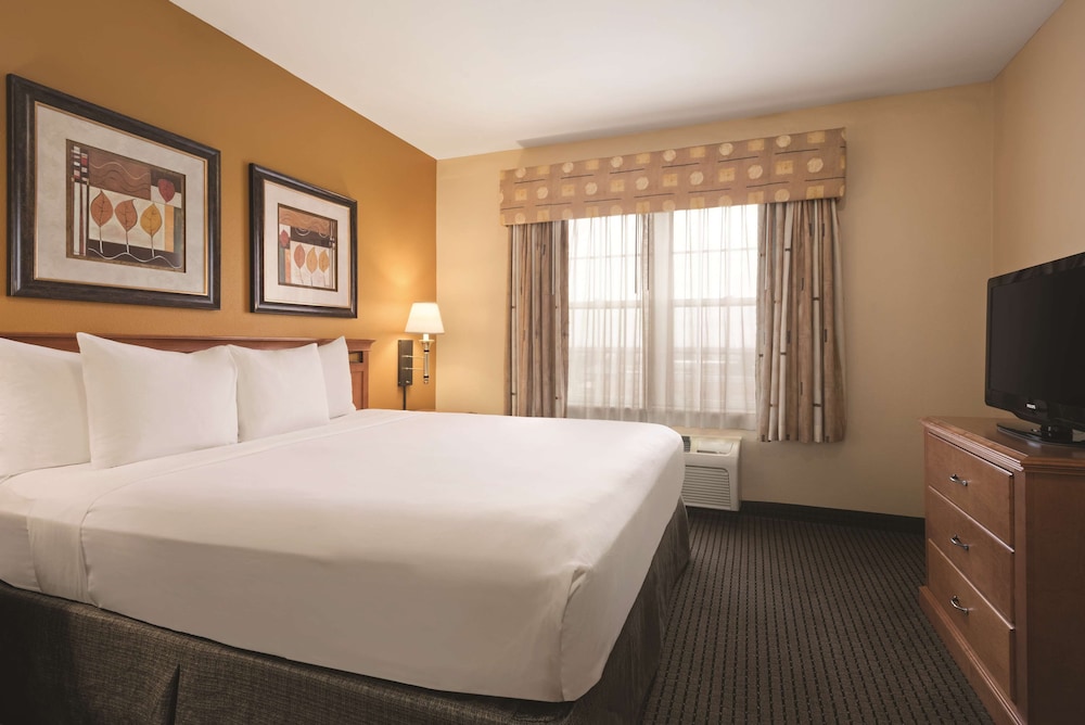 Country Inn & Suites By Radisson, Elk Grove Village/Itasca 10/30