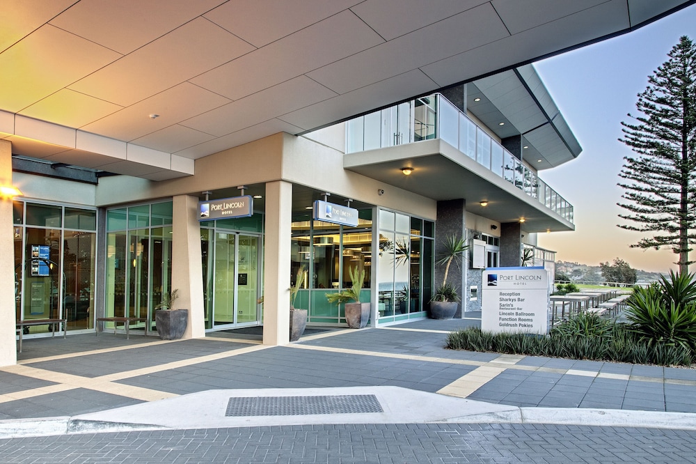 The Port Lincoln Hotel 5/50