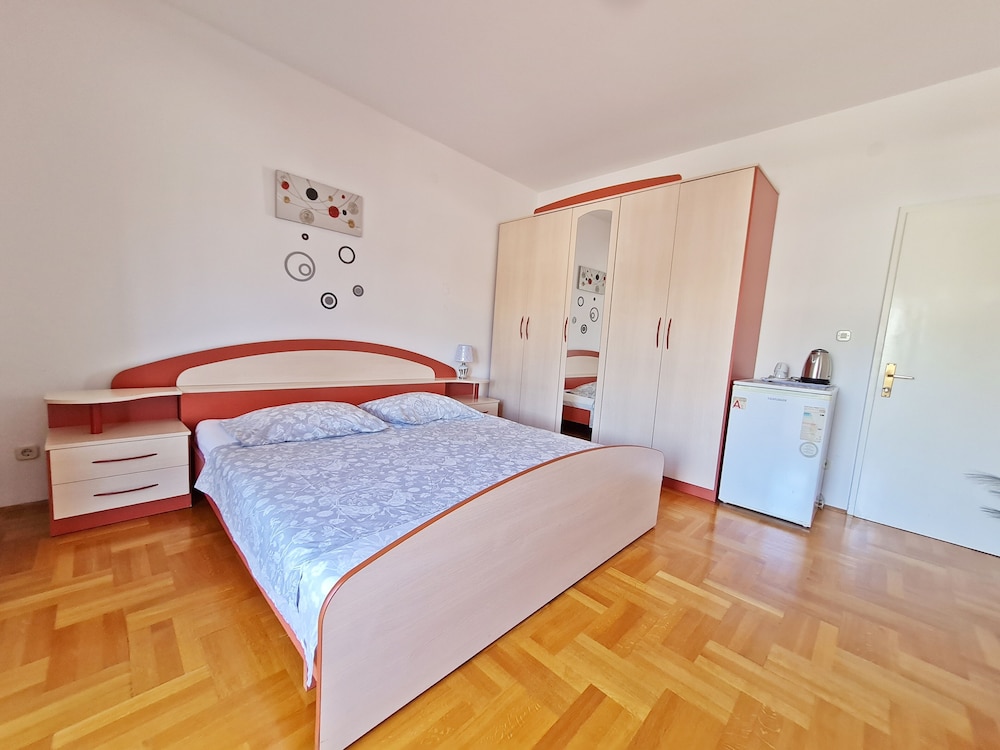APARTMENTS ROOMS PORAT 16/47