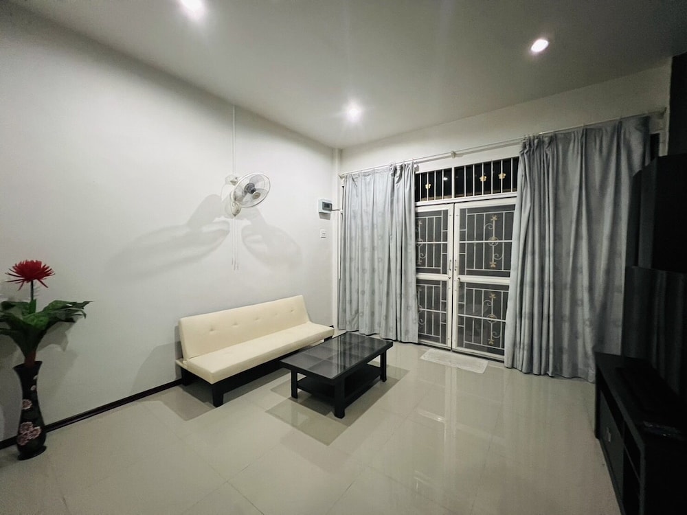 Baan Bua Talay 46/65