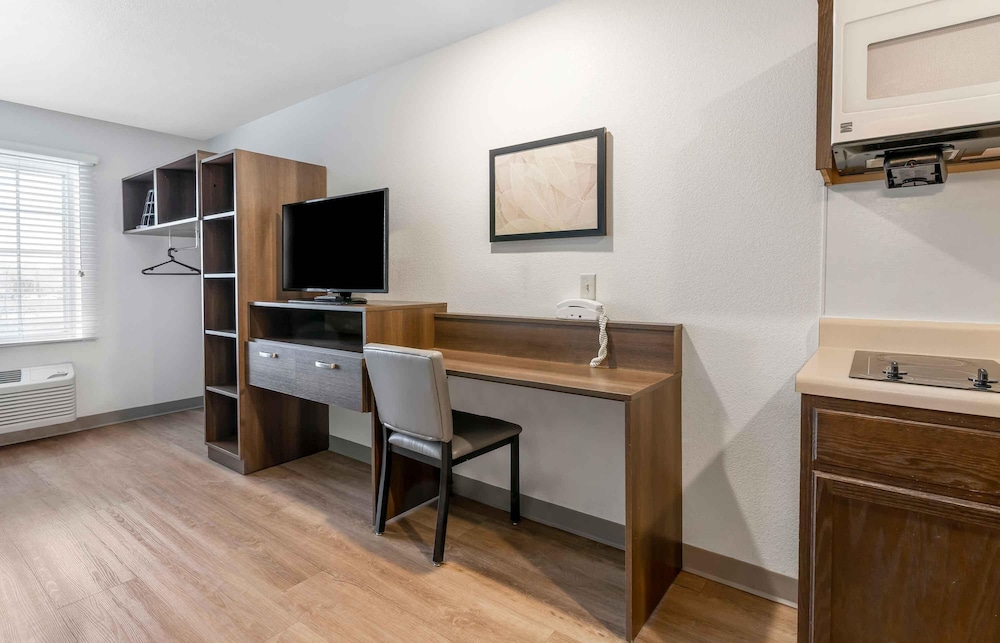WoodSpring Suites Portland North Gresham 41/53