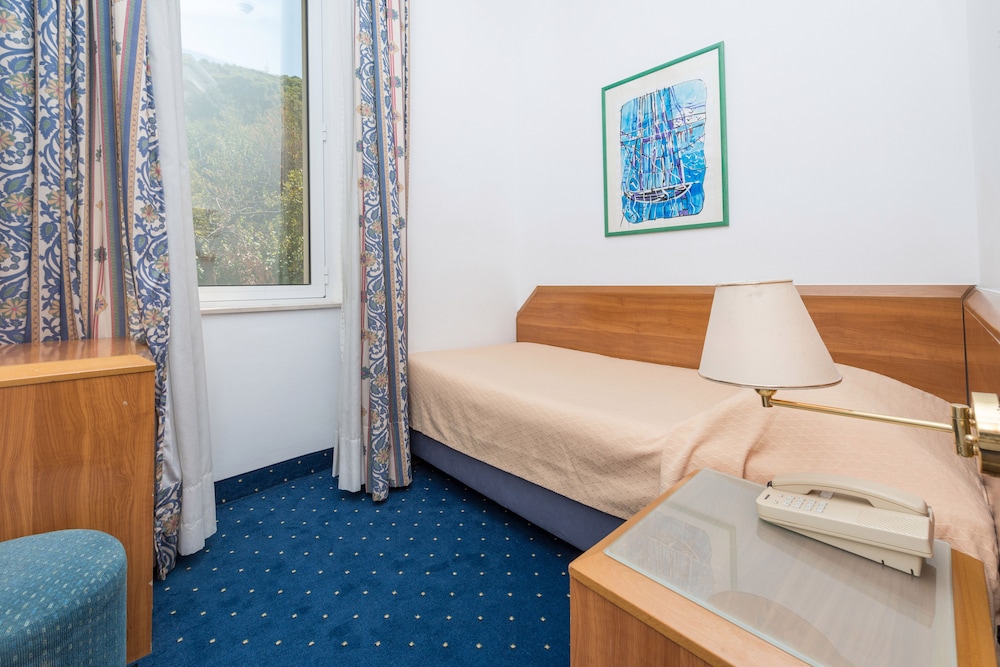 Hotel Komodor 17/63