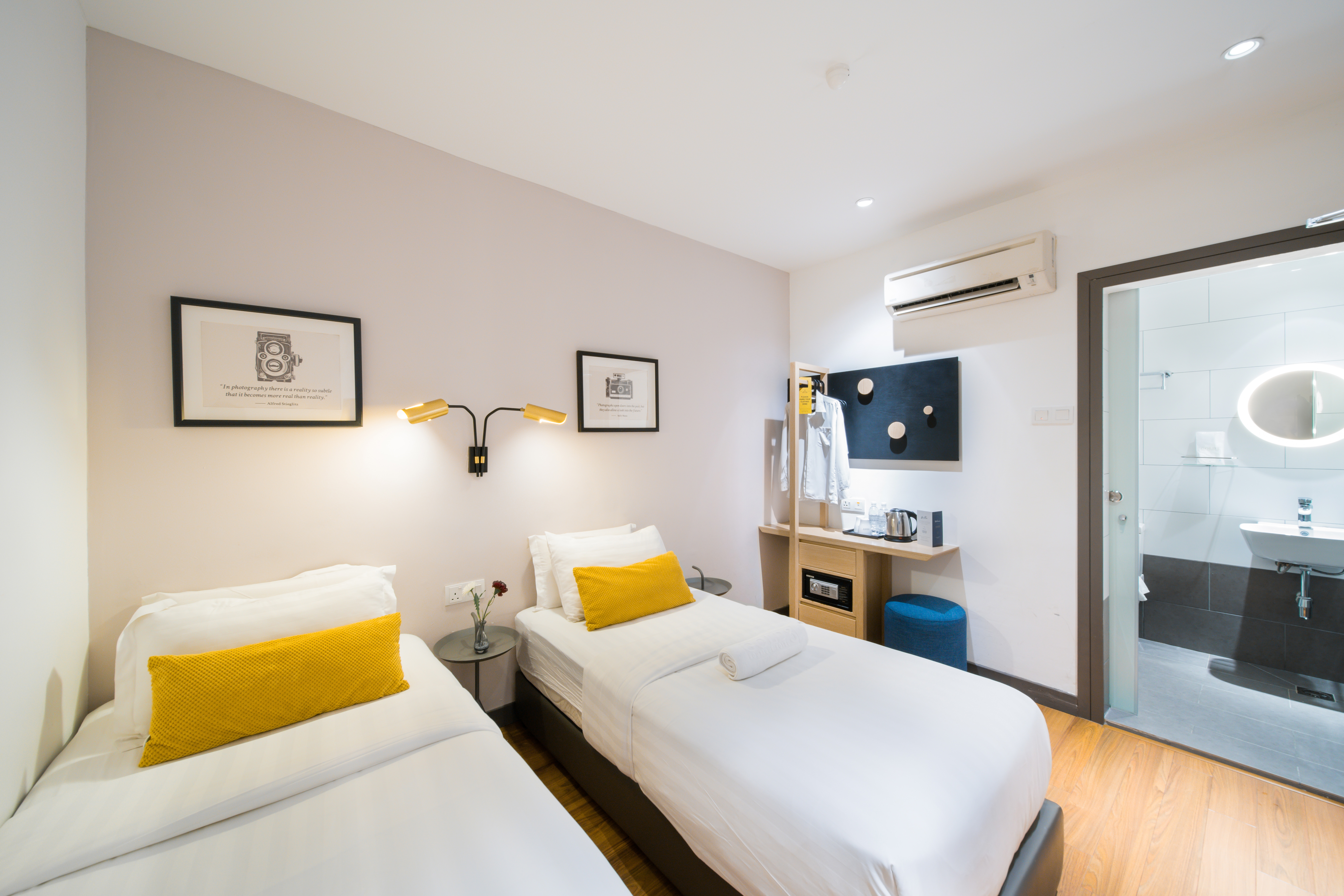 Inner, Deluxe, Twin Beds