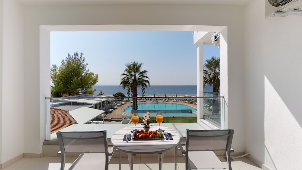 Acrotel Lily Ann Boutique Hotel 51/70