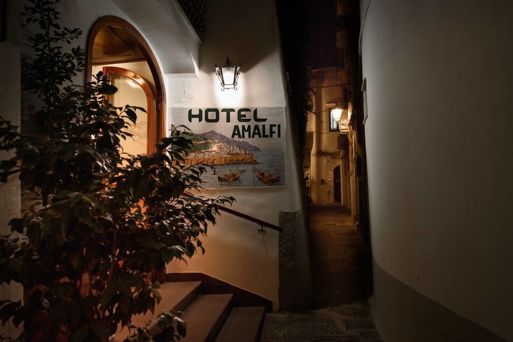 Hotel Amalfi 64/79