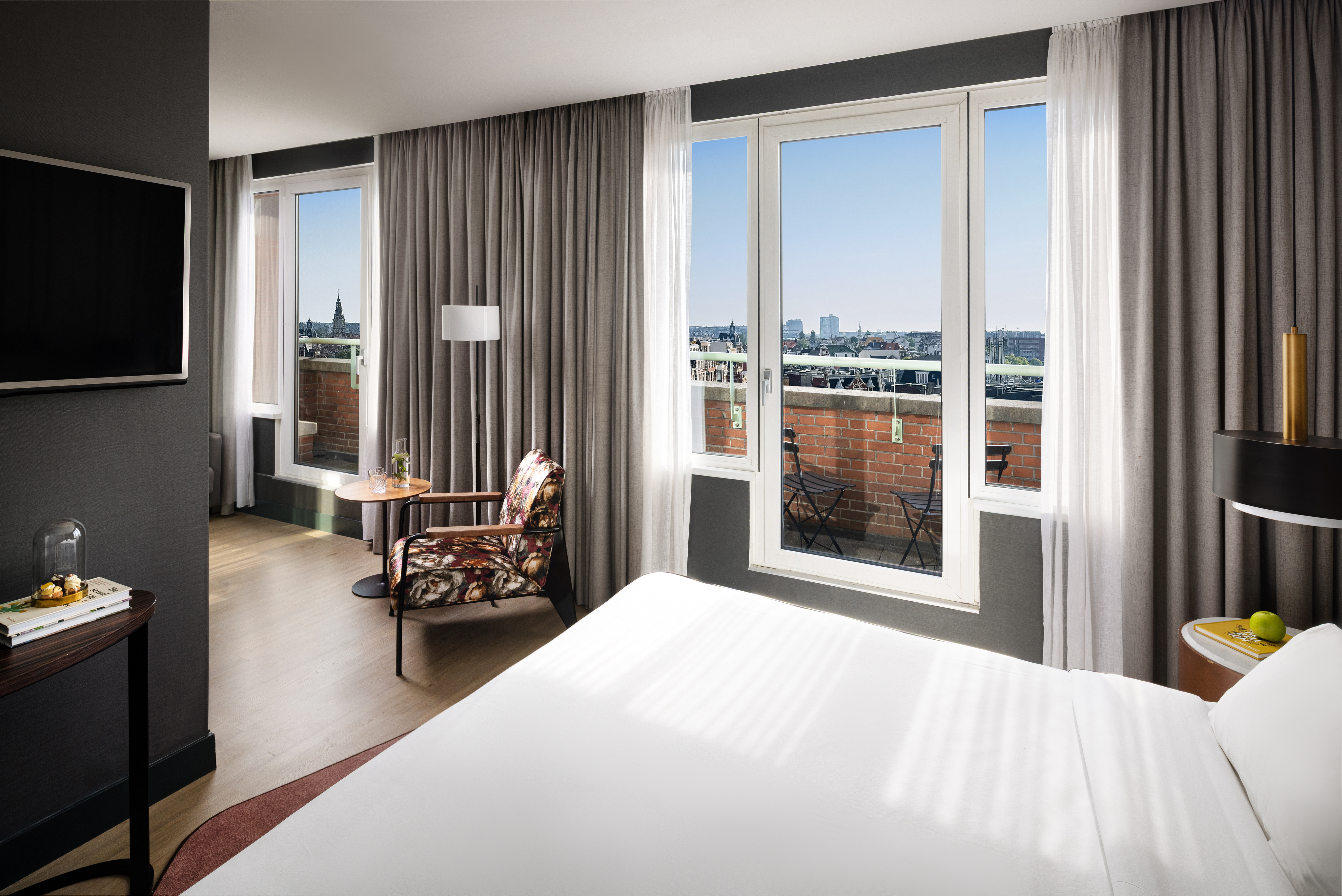 Premium, Balcony