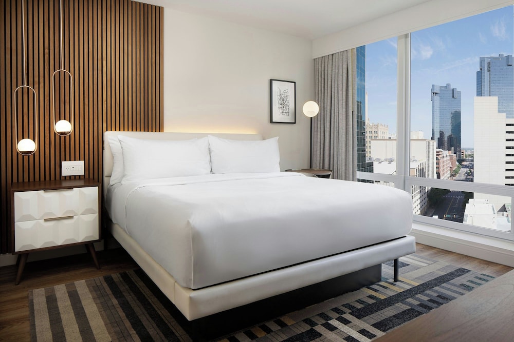 room, 2 queen beds, city view