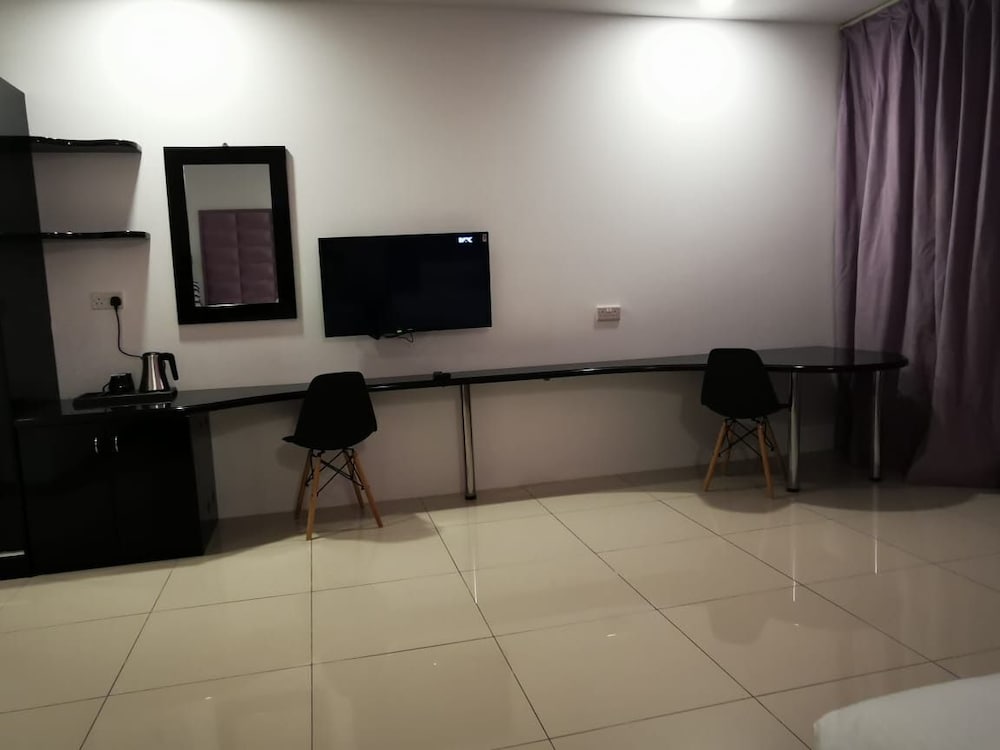 Parkside Plaza Hotel 28/32