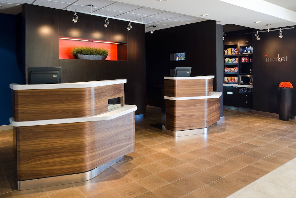 Lobby at Courtyard by Marriott Kansas City Overland Park/Metcalf, South of College Boulevard, OVERLAND PARK - KS
