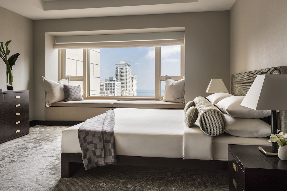 Park Hyatt Chicago 61/91