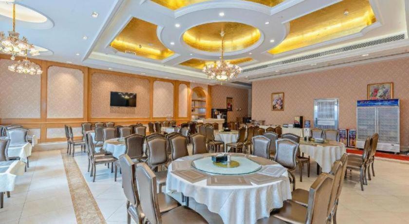 Vienna Hotel (Guangzhou Airport Road Huangshi) 40/60