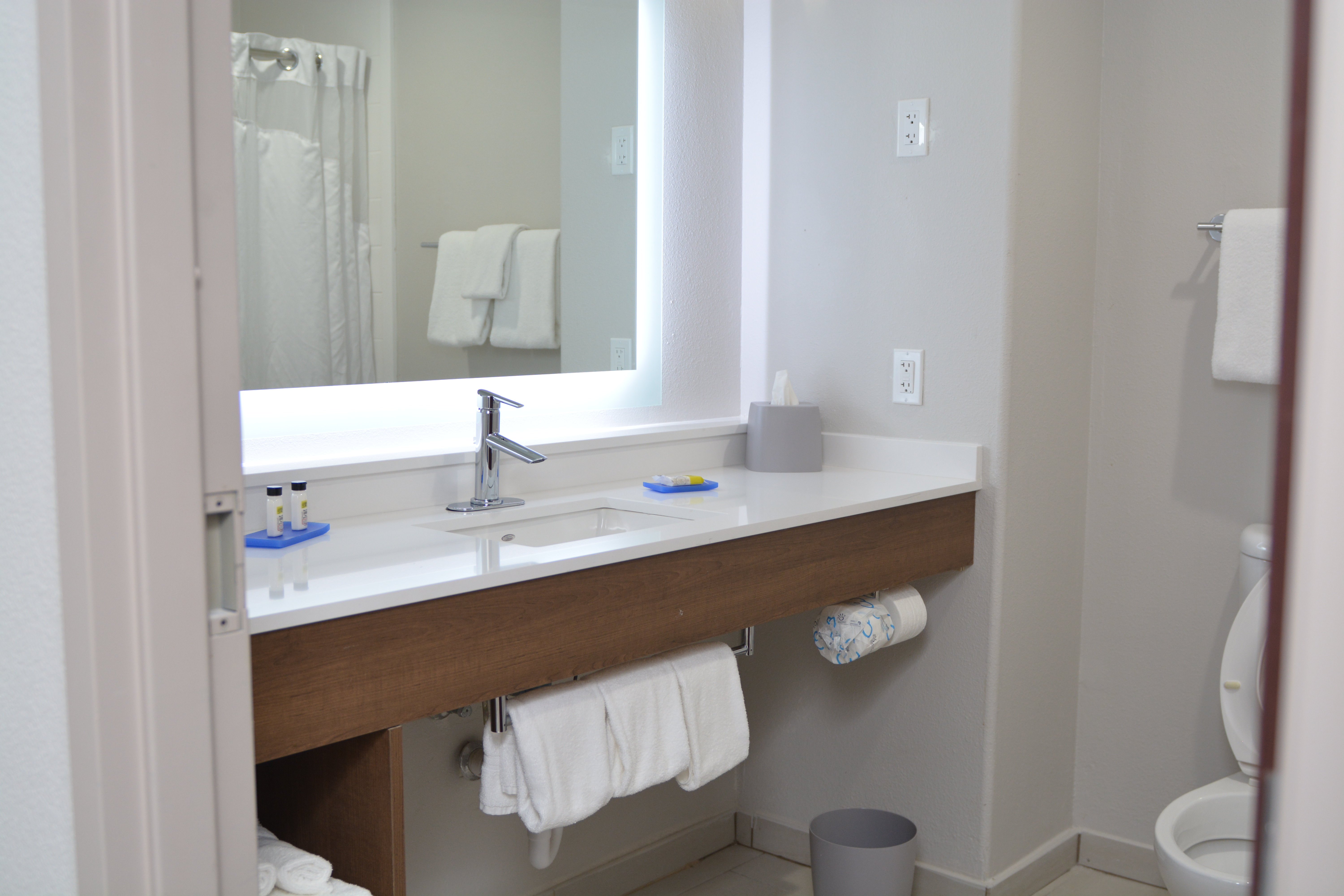 Holiday Inn Express Hotel & Suites Seguin 49/49