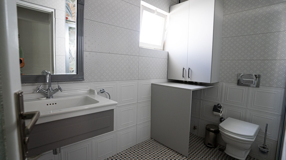 Ece Suites Apart 45/50