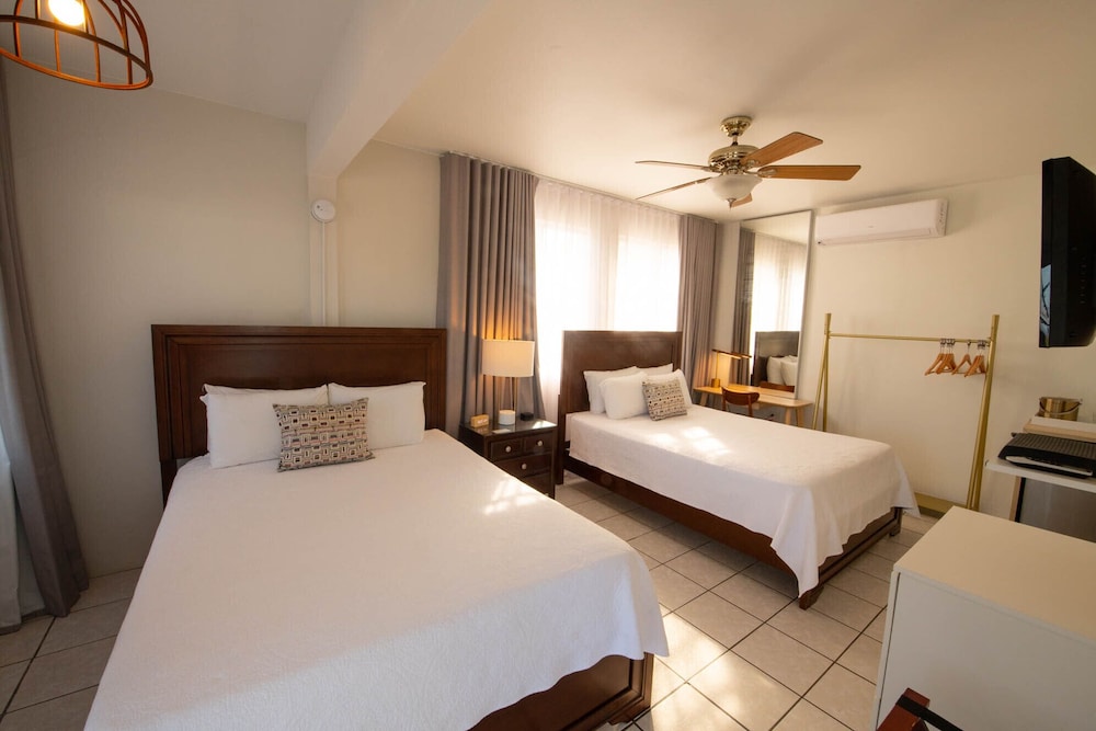 The Lazy Parrot Inn Amp Mini Resort 27/69