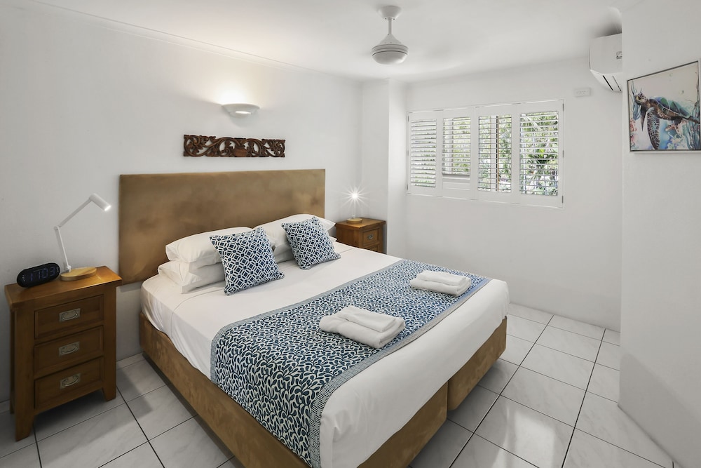 1 BEDROOM, BEACH FRONT, TOP FLOOR