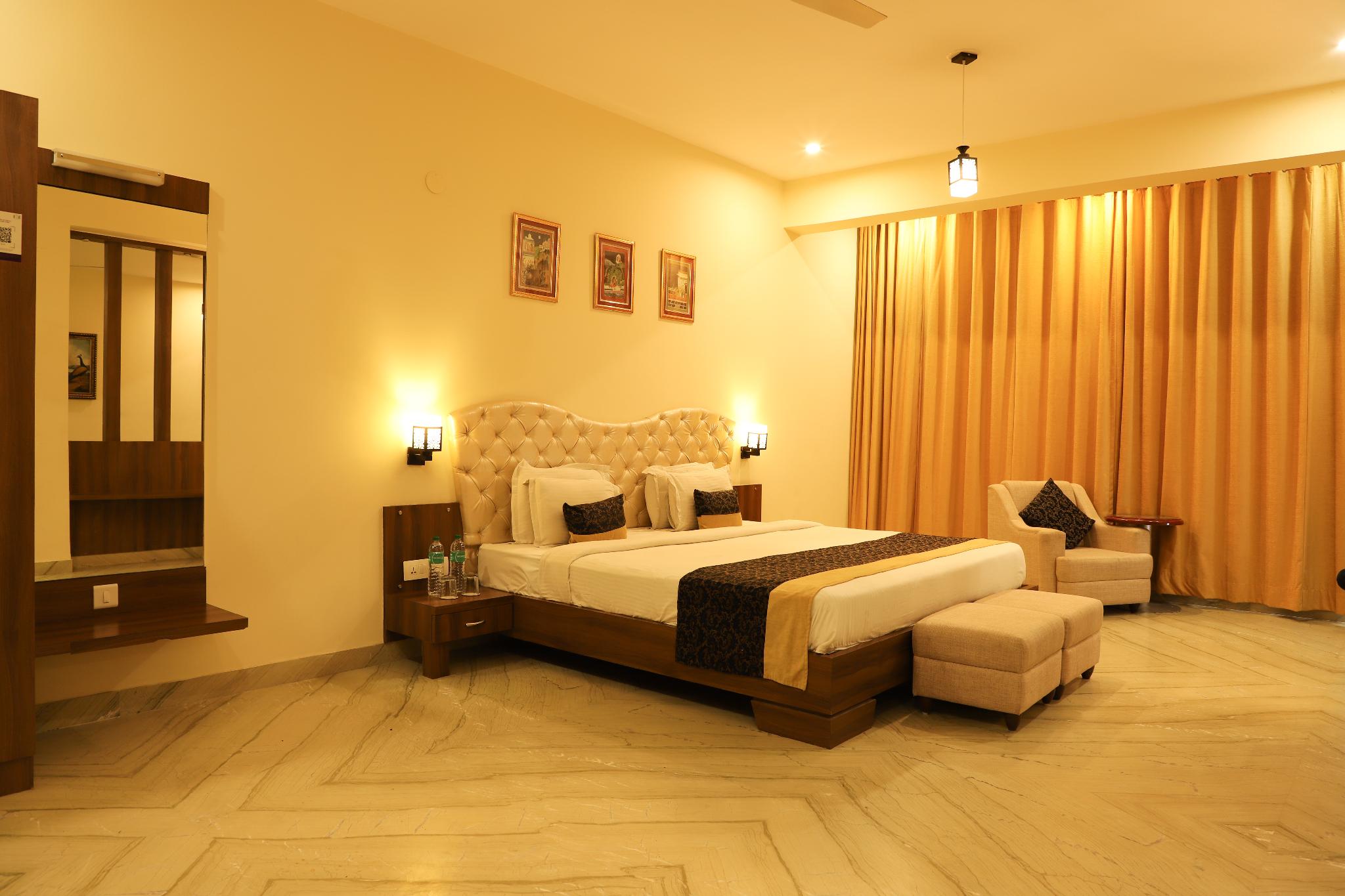 Lake, Premier, King Bed