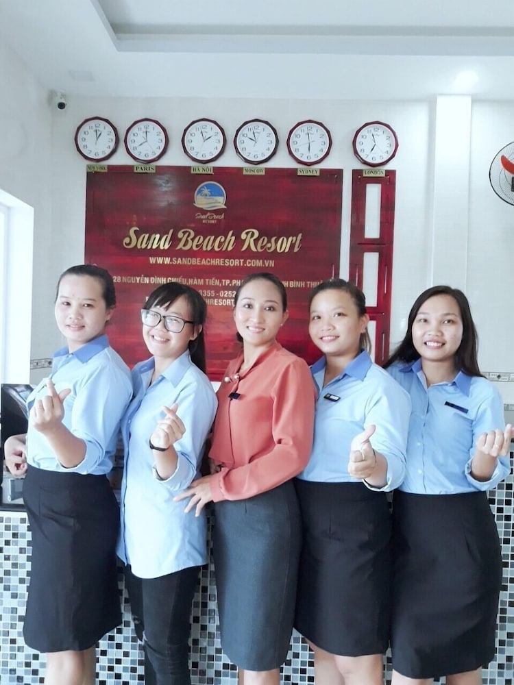 Sand Beach Resort 7/50