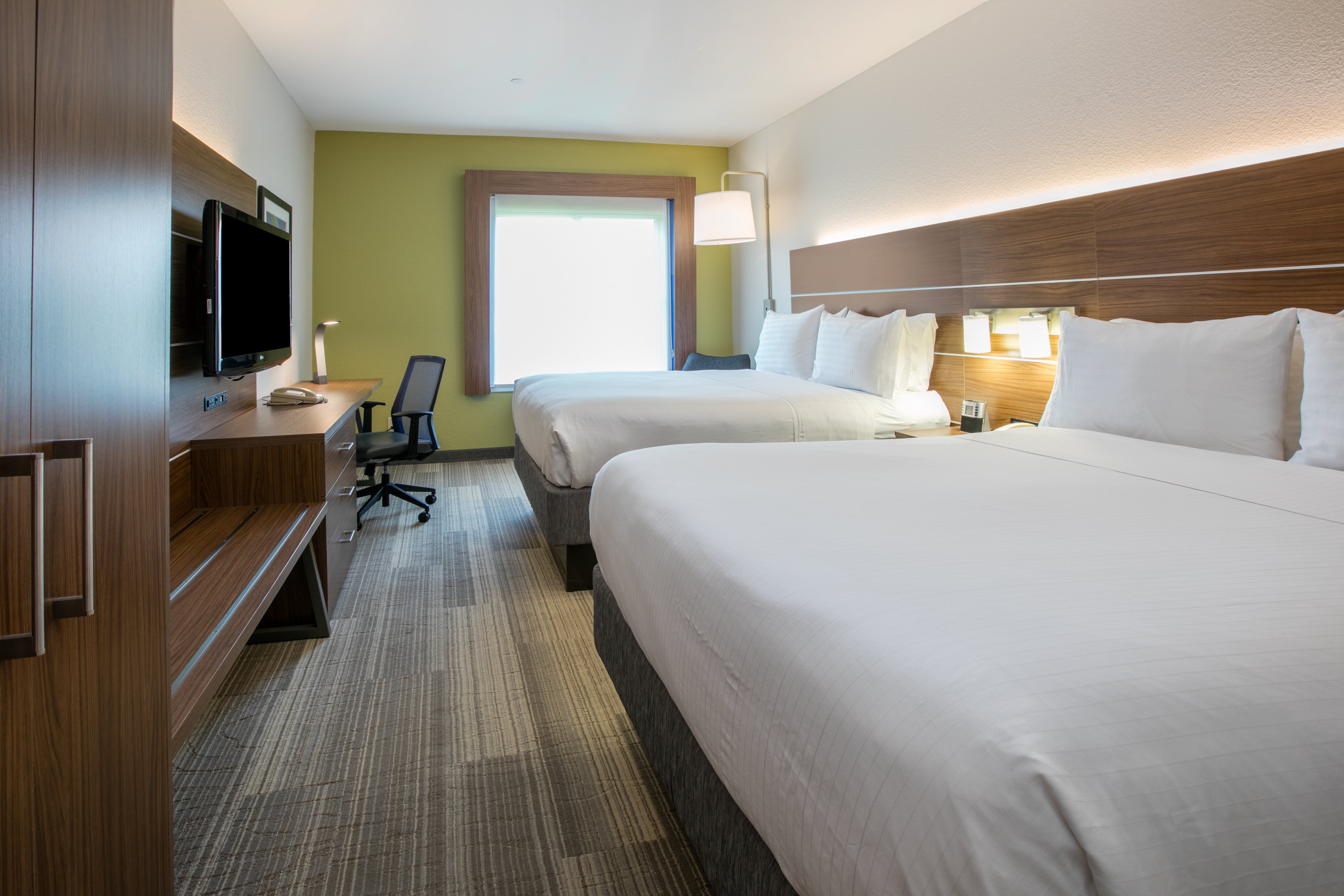 Holiday Inn Express Hotel And Suites Dallas Grand Prairie I 20 26/80