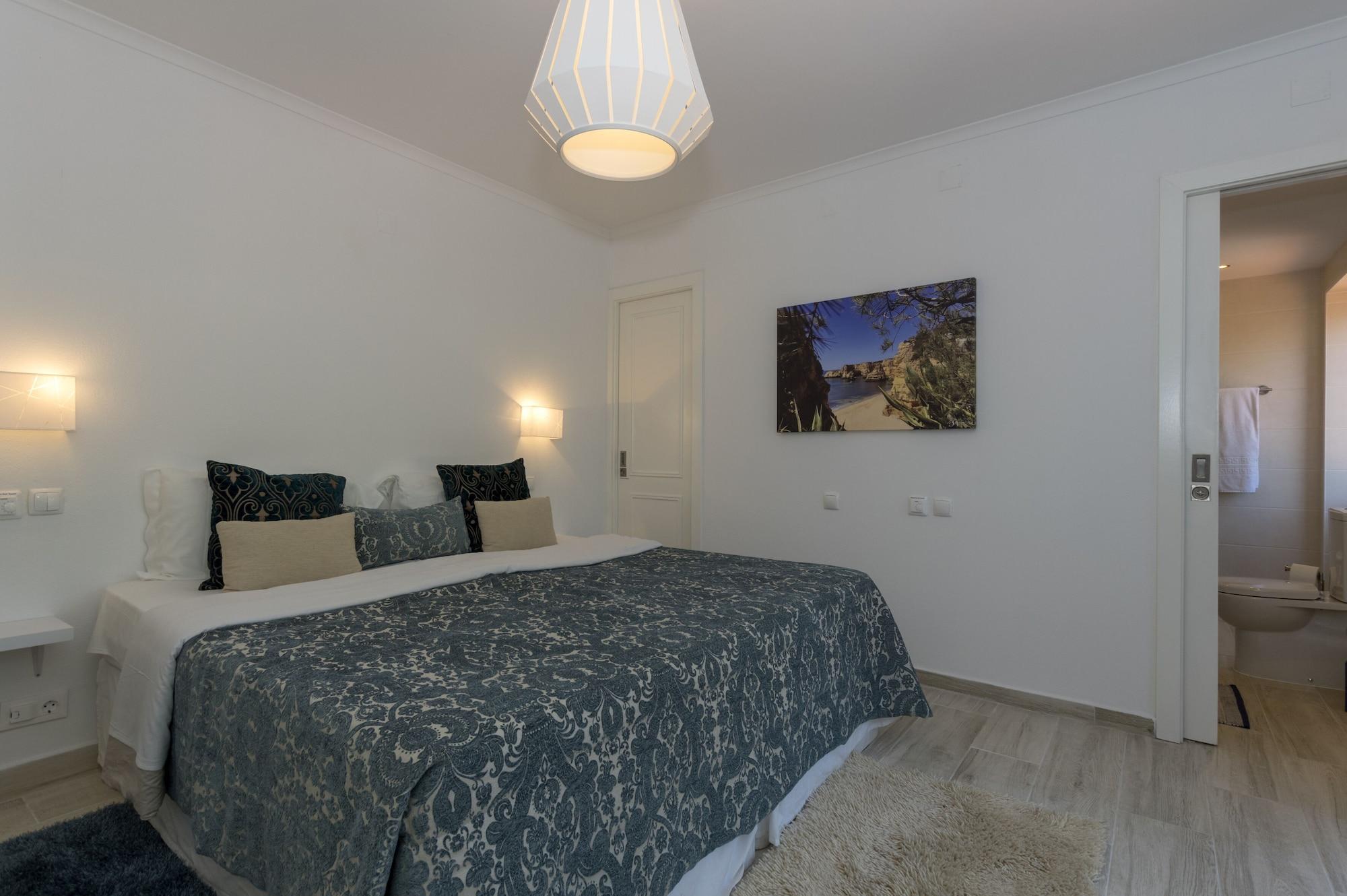 4 Bedrooms, House, Private Pool